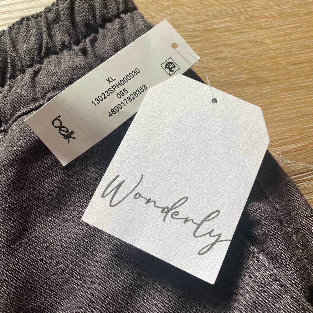 Wonderly High Rise Elastic Waist Button Fly Utility Shorts NWT in Dark Gray - Picture 4 of 7